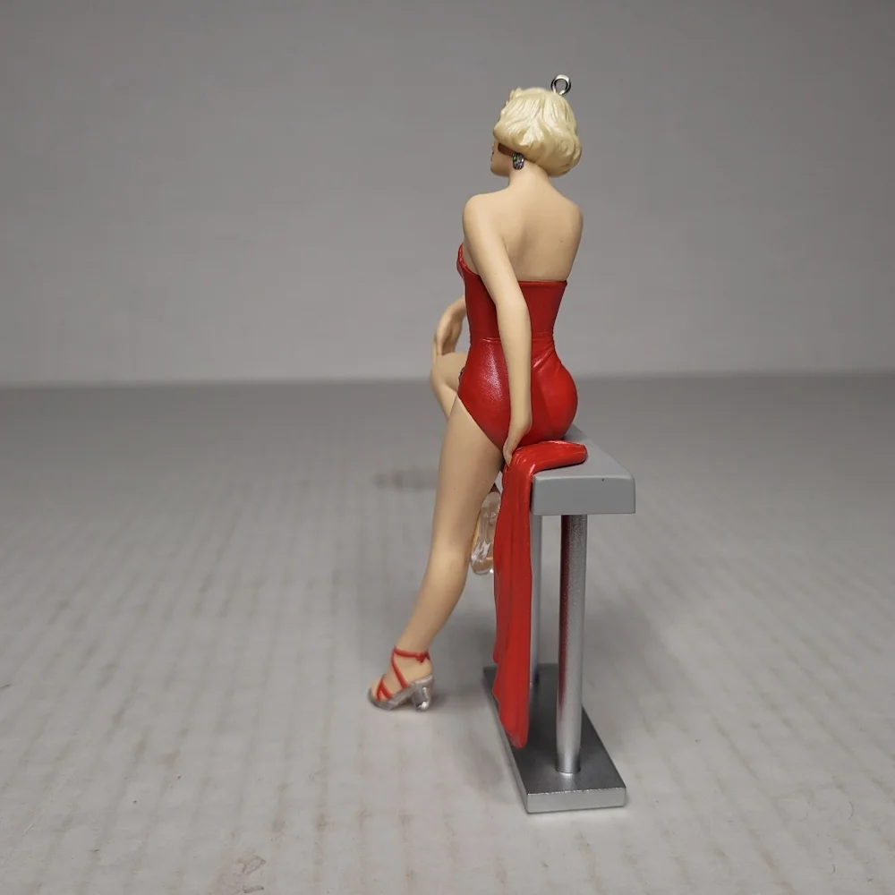 Hallmark Ornaments Marilyn Monroe 1999 - Picture 4 of 5
